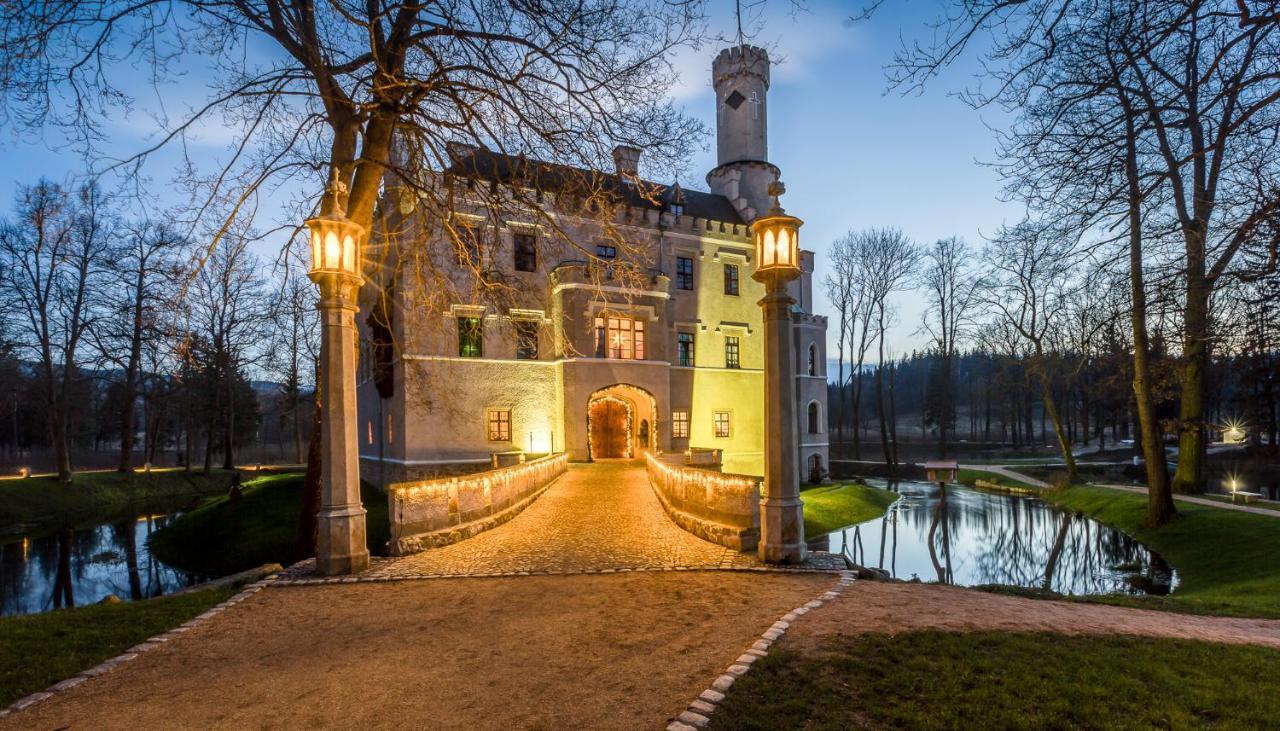 Zamek Karpniki Schloss Fischbach Lomnica  Εξωτερικό φωτογραφία